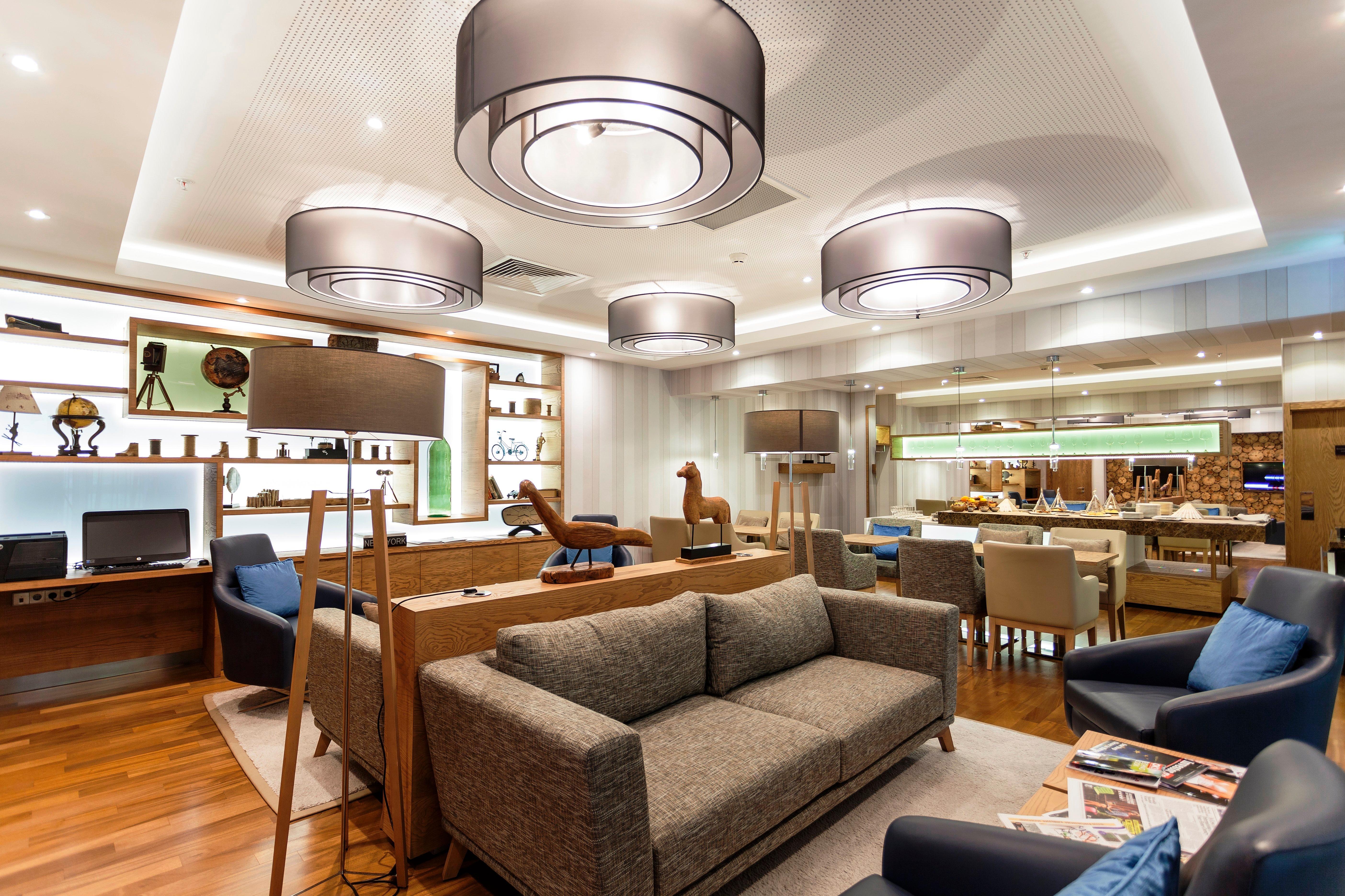 Crowne Plaza - Borjomi By Ihg Hotel Luaran gambar The lounge at the airport