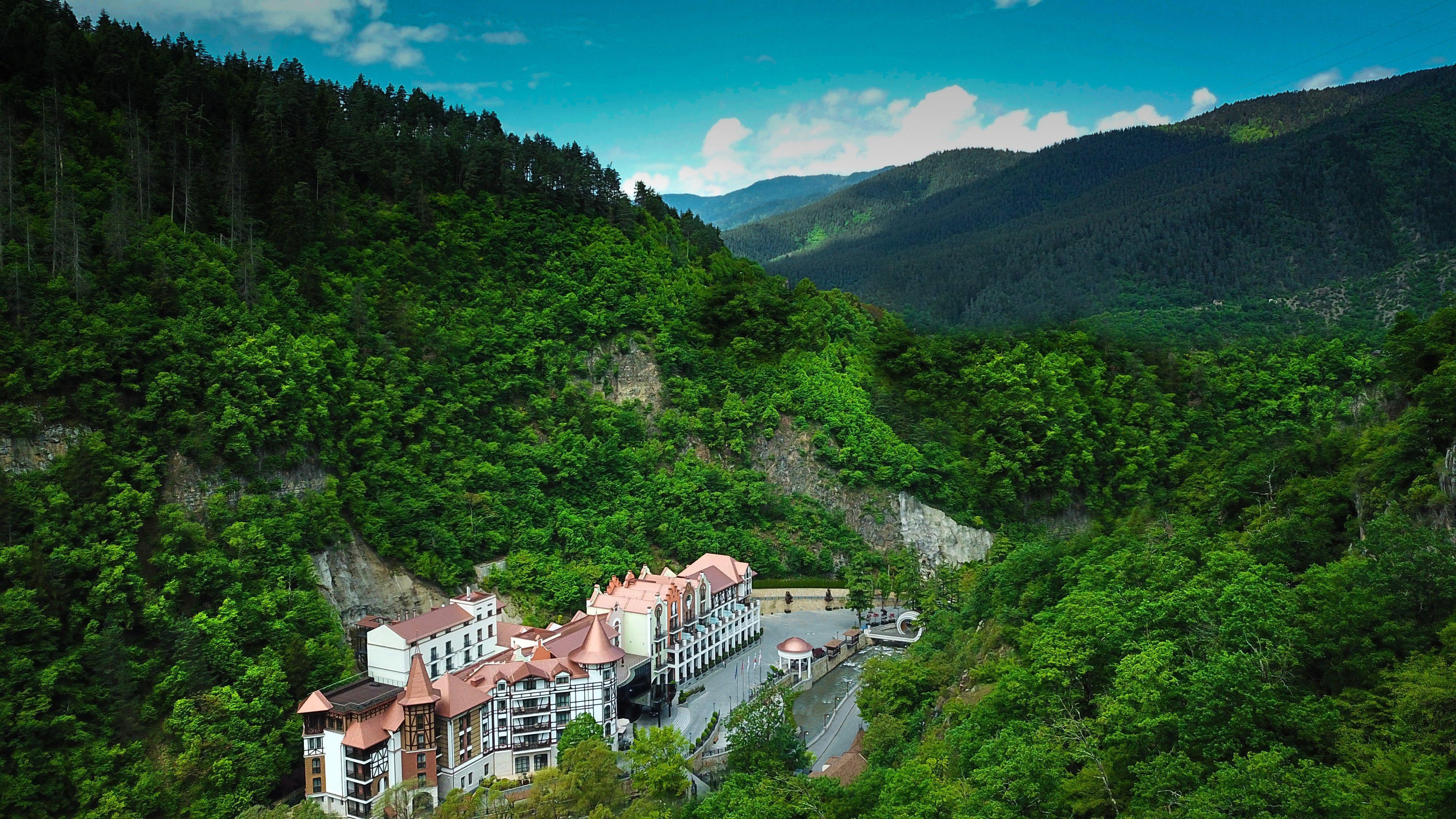 Crowne Plaza - Borjomi By Ihg Hotel Luaran gambar The resort