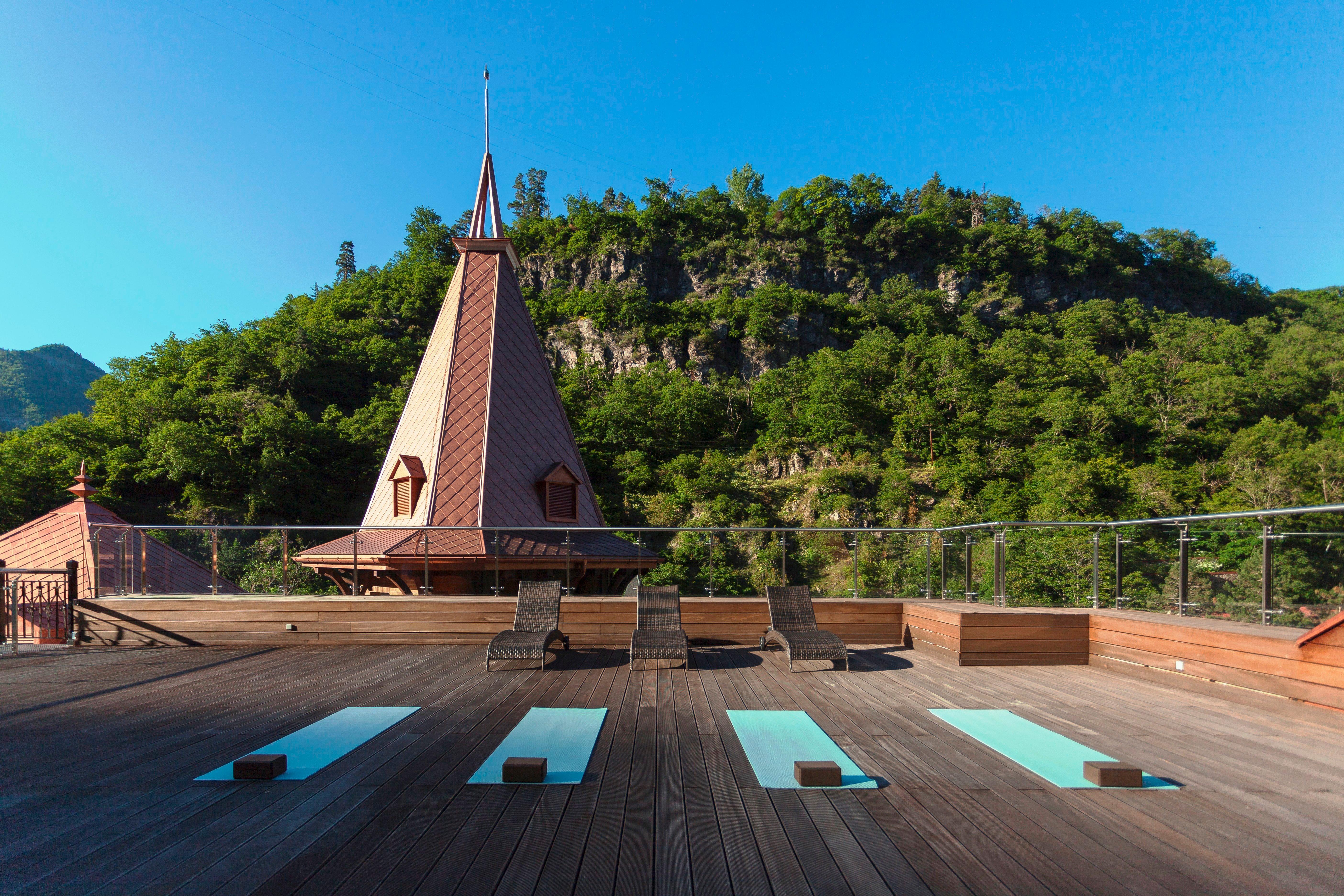 Crowne Plaza - Borjomi By Ihg Hotel Luaran gambar The roof of the hotel