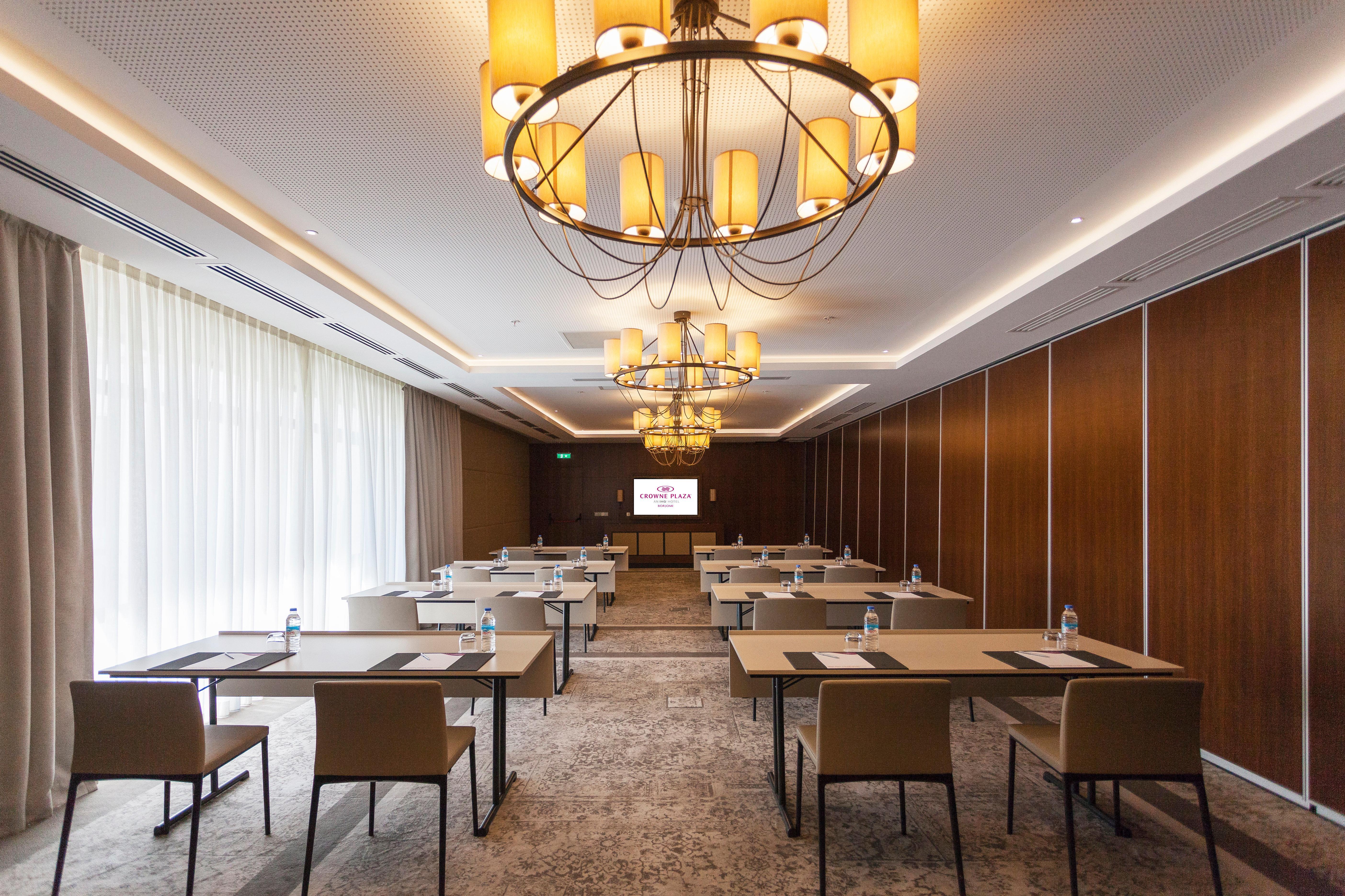 Crowne Plaza - Borjomi By Ihg Hotel Luaran gambar Meeting room