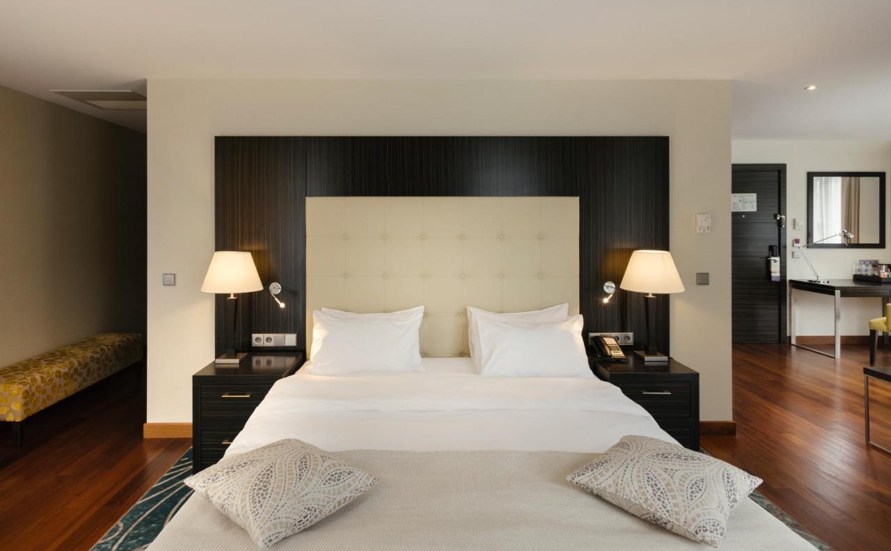 Crowne Plaza - Borjomi By Ihg Hotel Luaran gambar A bedroom at the hotel