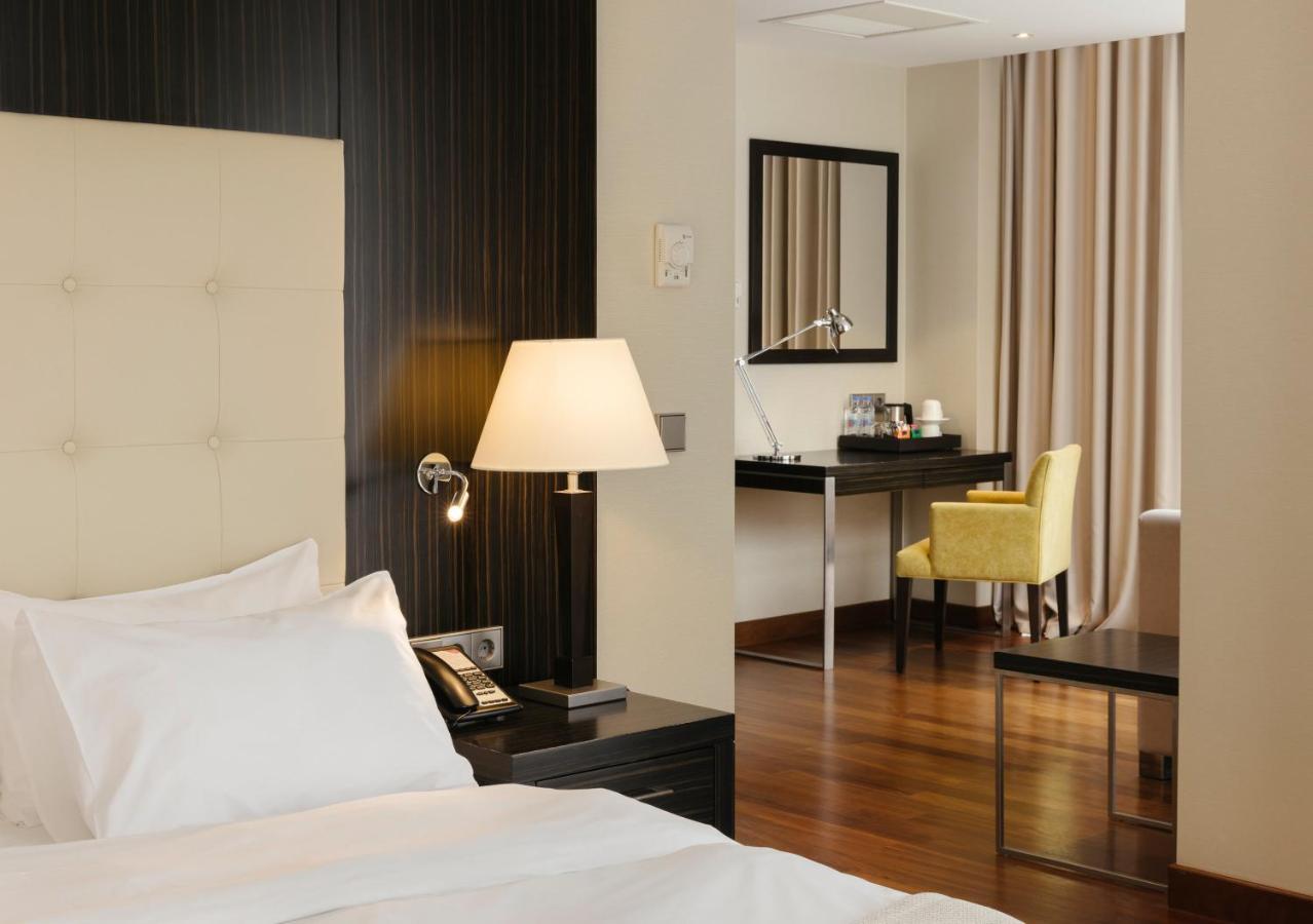 Crowne Plaza - Borjomi By Ihg Hotel Luaran gambar A room at the hotel