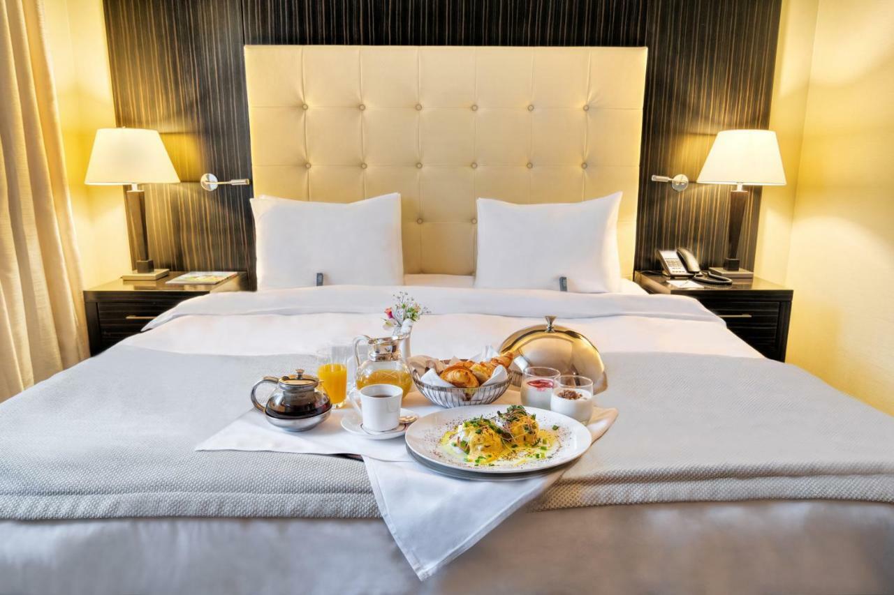 Crowne Plaza - Borjomi By Ihg Hotel Luaran gambar Room service